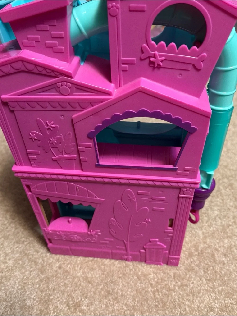 Hasbro 2012 Littlest Pet Shop House Rollin' Rolleroos playset.